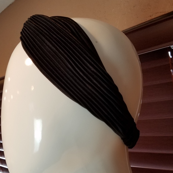 Handmade hair band. - Picture 2 of 2